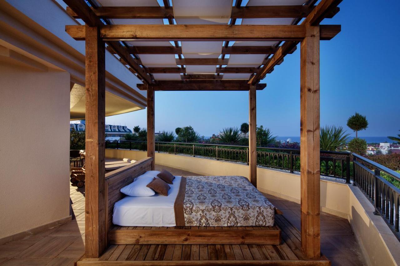 Crystal Sunset Luxury Resort & Spa Side Exterior photo